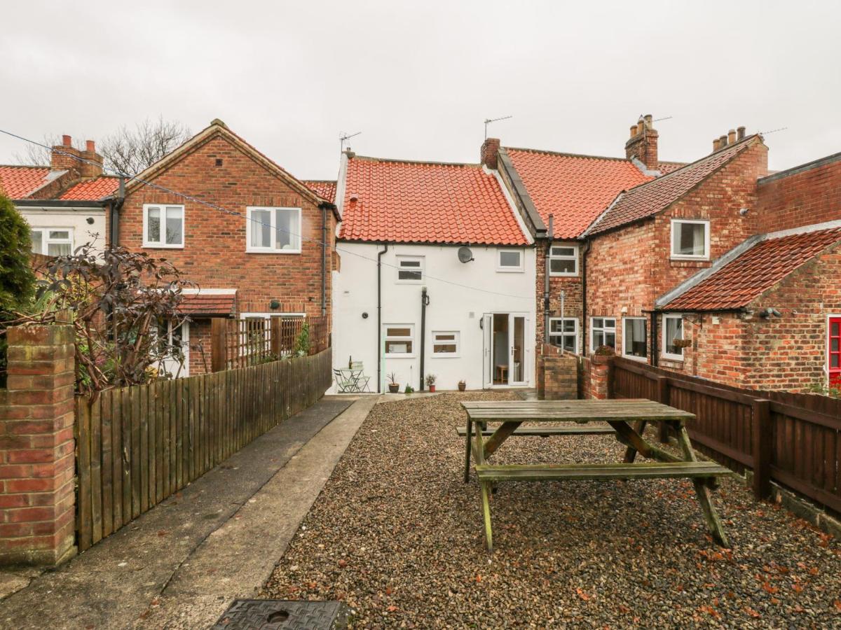 Barnaby Cottage Yarm Exterior foto